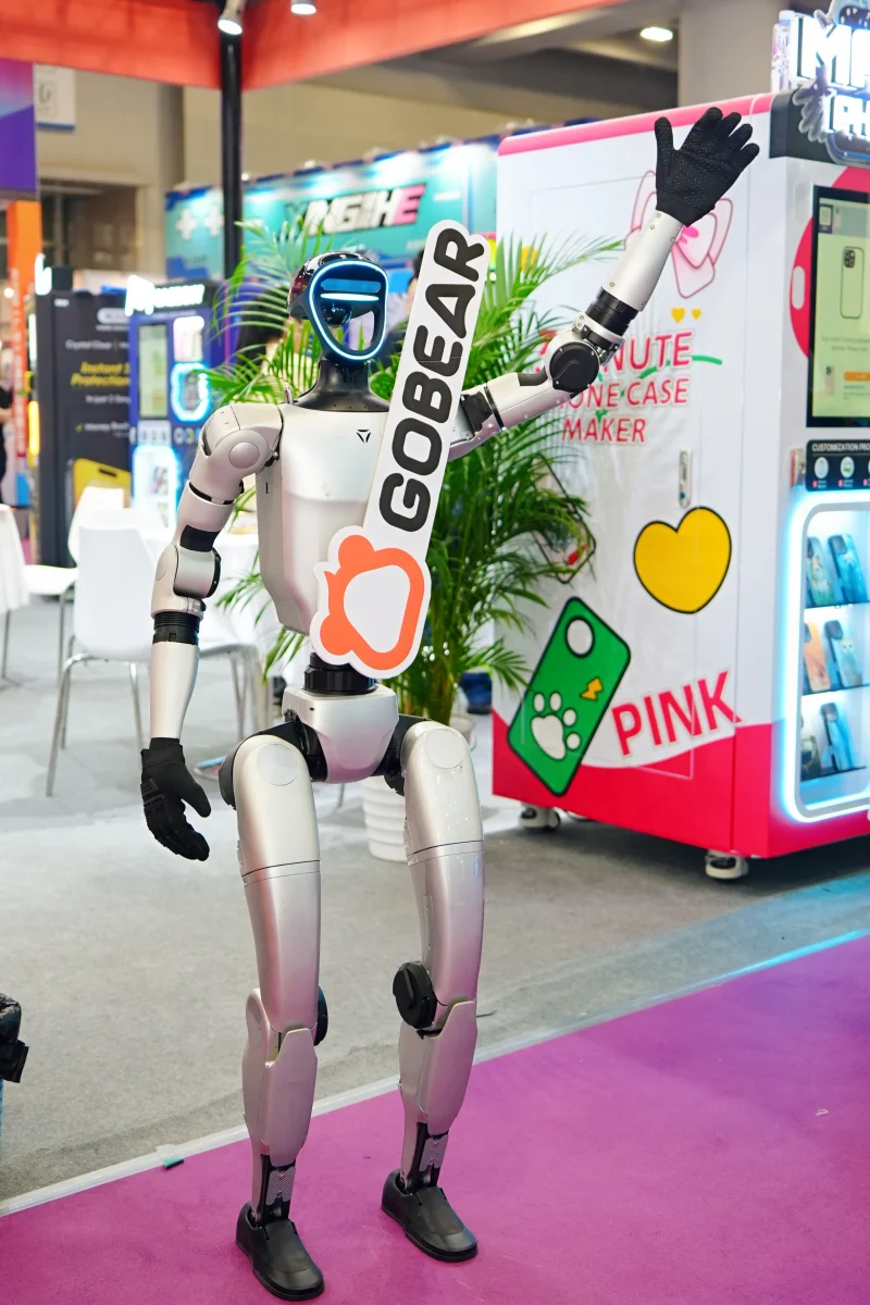 CaseDIY partnership robot mascot representing our automated support system